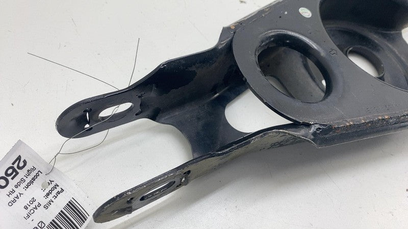 ⭕17-24 Chrysler Pacifica Rear Right Suspension Lower Control Arm Link