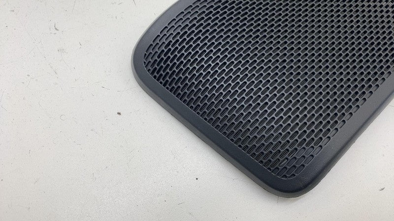 PT00033082C ⭕ 2022-2024 Rivian R1T Rear Right Side Speaker Grille Trim Cover RH PT00033082-C