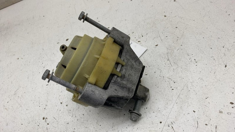 6883245-02 2018-2020 BMW 530e G30 Front Driver Side Engine Motor Mount Bracket Support Left