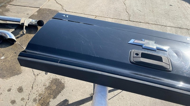 2015-2019 CHEVY SILVERADO 1500 TRUNK LID TAILGATE W/ CAMERA OEM Lid Bl