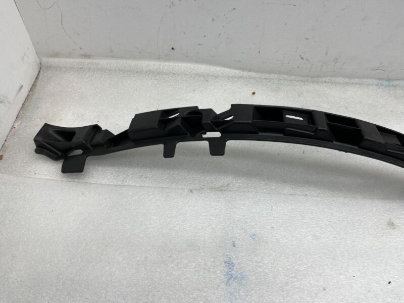 2016-2020 Tesla Model X MX Rear Passenger Side C-Pillar Lower Bracket Right RH