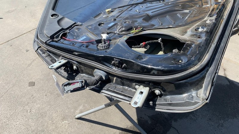 ⭕ 2014-2019 Chevrolet Silverado 1500 Front Right Door Shell Panel RH Black U8555