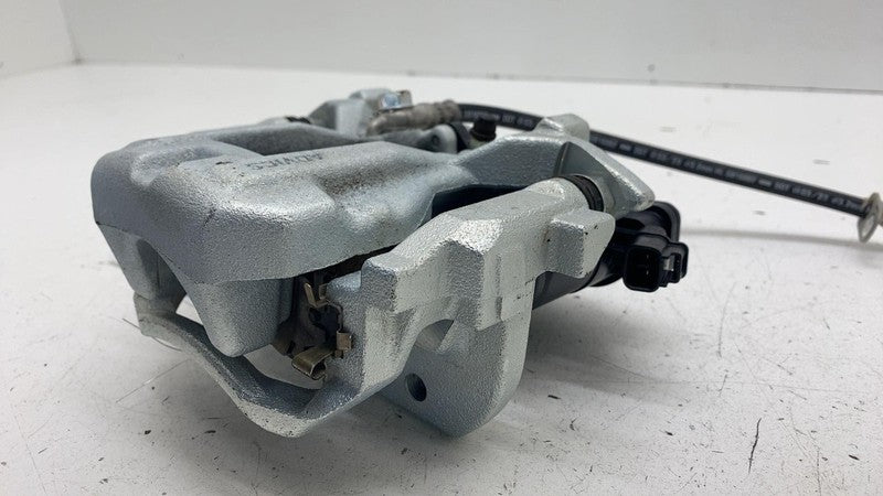 ⭕2023-2024 Toyota Prius Rear Passenger Side Caliper w/ Brake Hose Line