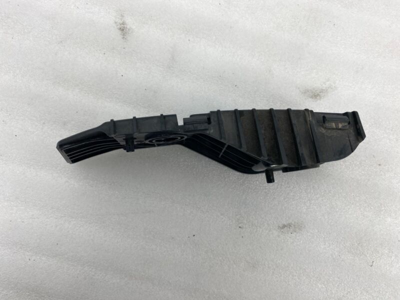 2017-2023 Tesla Model 3 Rear Right Side Bumper Taillamp Taillight Mount Bracket