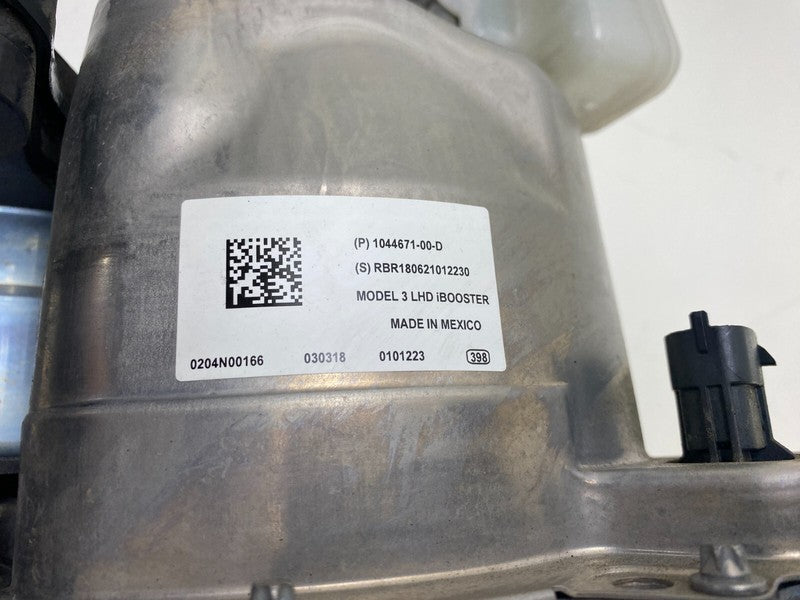 1044671 00 D ⭕ 2017-2023 Model 3 Power Brake iBooster Master Cylinder Reservoir 1044671-00-D