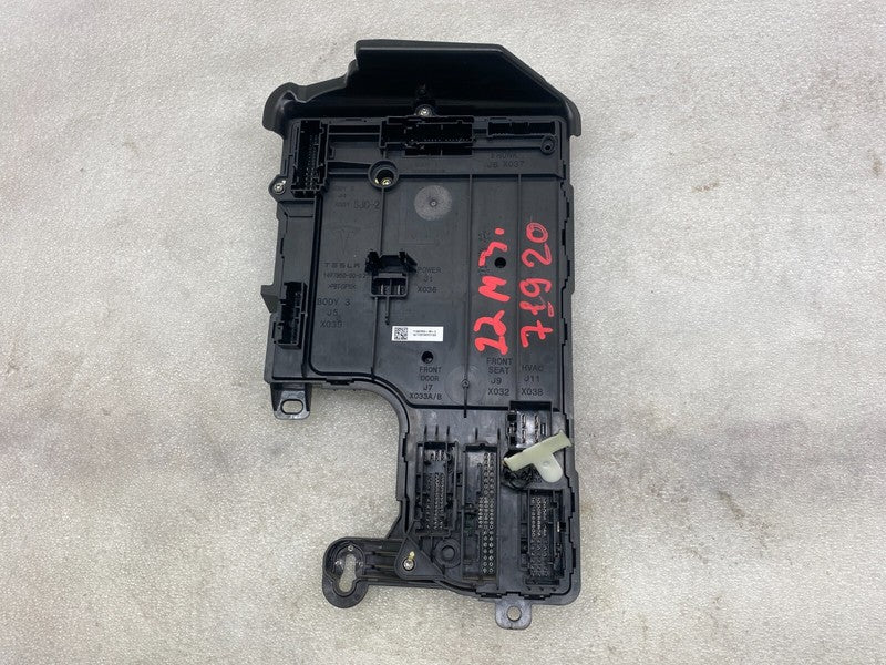 156745500C ⭕ 2020-2023 Model 3 Left Low Voltage Controller Body Control Module 1567455-00-C