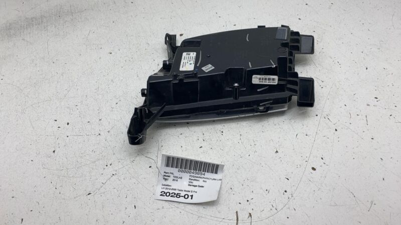 100599500D 2012-2020 Tesla Model S Front Driver Side LED Fog Light Cornering Lamp Left Assy