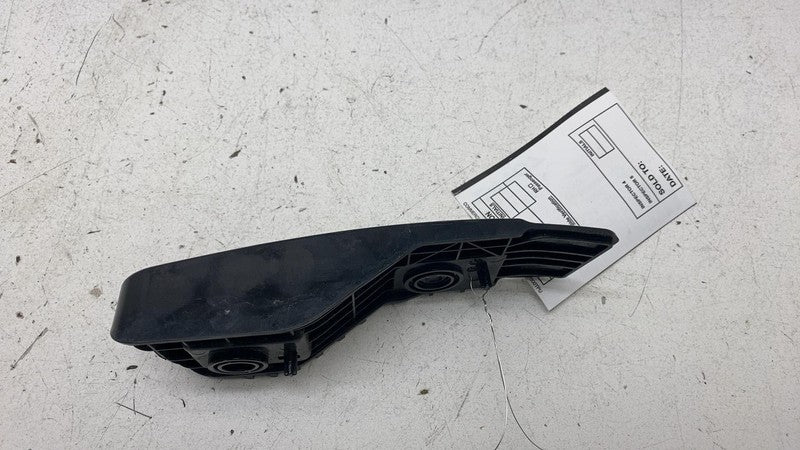 1083993 00 D 2017-2023 Tesla Model 3 M3 Rear Right Bumper Taillamp Taillight Mount Bracket RH
