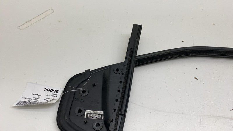31689731 ⭕ 21-23 Polestar 2 Rear Right Door Window Weatherstrip w/ Trim Molding 31689731