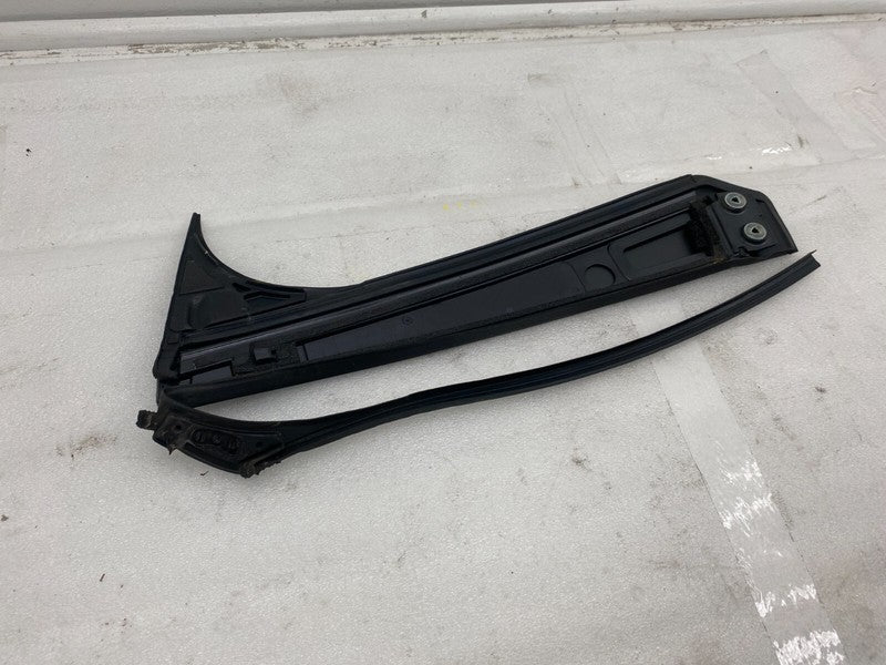 103236300C ⭕ 16-20 Model X B-Pillar Applique Glass Left Side LH w/ Rubber Seal 1032363-00-C