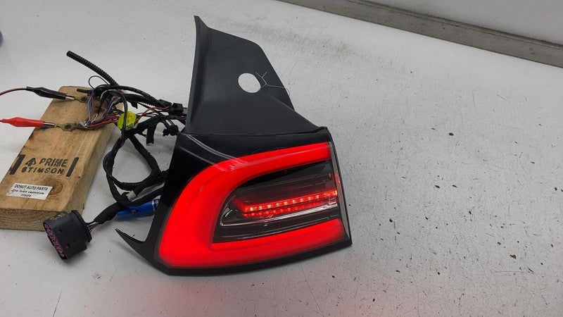 ⭕ 2017-2022 Tesla Model 3 Rear Driver Exterior Taillight Outer Tail Lamp Left LH