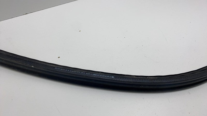 4M0.823.723 ⭕ 2019-2024 Porsche Cayenne Front Hood Bonnet Weatherstrip Rubber Seal 4M0823723