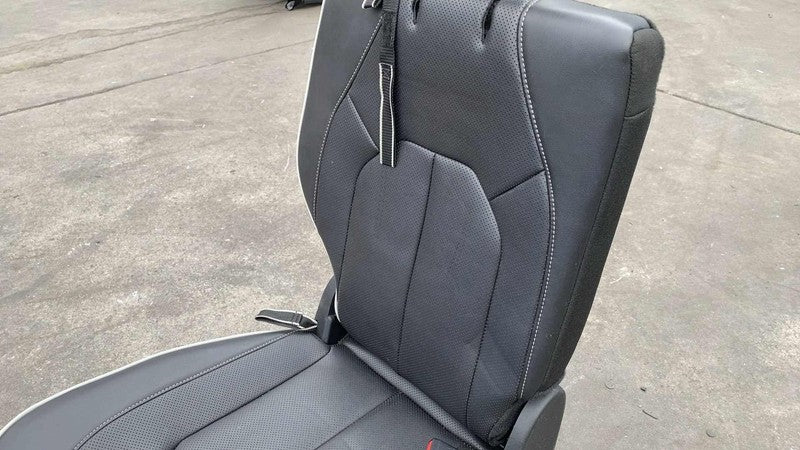 ⭕ 17-25 Chrysler Pacifica Rear Passenger Side 3rd Row Seat Cushion Black Right