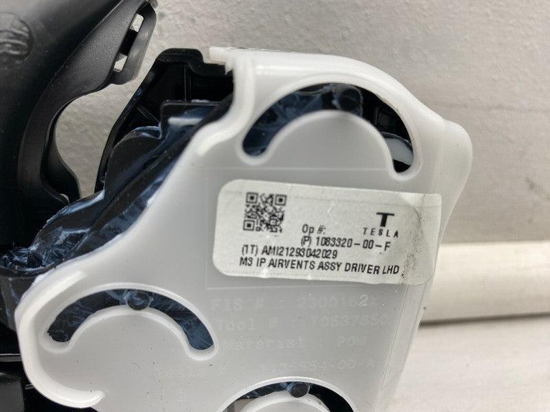 1083320-00-F ⭕ 17-23 Model 3 Y Driver Dashboard Heater A/C Air Vent Dash Duct 1083320-00-F