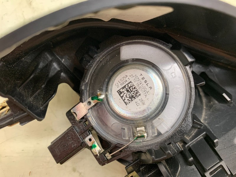 1079741-00-A ⭕ 17-23 Tesla Model 3 Front Driver Side Door Tweeter Speaker Left 1095657-00-F