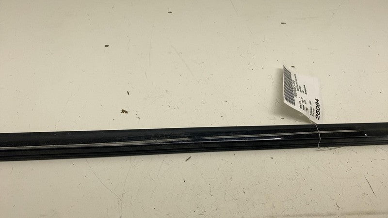 31108993 ⭕ 21-23 Polestar 2 Front Passenger Side Door Window Belt Molding Right 31108993