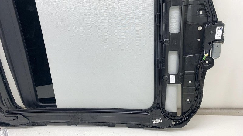 83A 877 041 A 19-23 Audi E-Tron Quattro Roof Panoramic Sunroof Moonroof Glass Panel 83A877041A