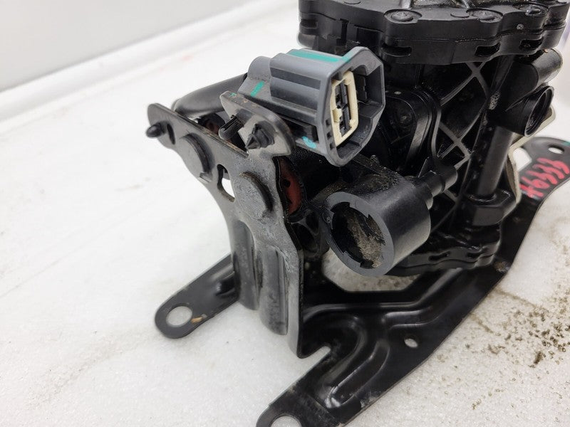 100343900A 12-15 Model S Brake Servo Booster Vacuum Pump & Isolator w/ Bracket 1003439-00-A