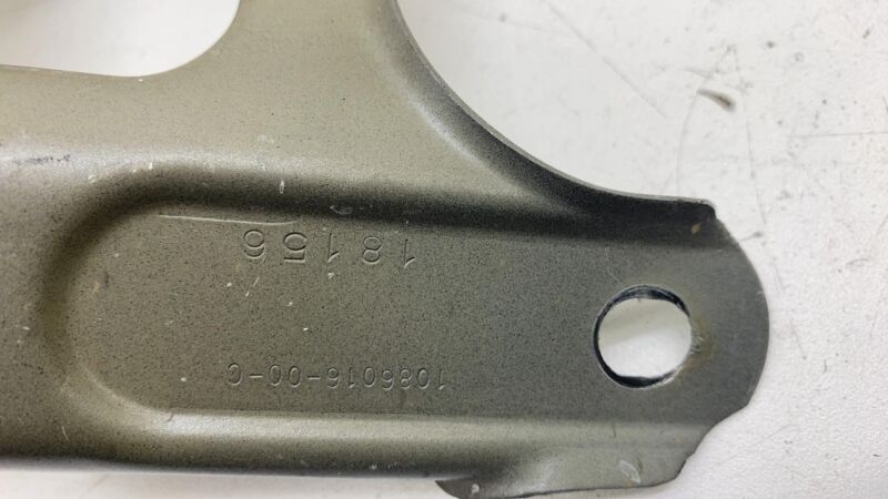 108601700C 17-23 Model 3 Front Left/Right Fender Support Bracket 1086017-00-C/1086016-00-C