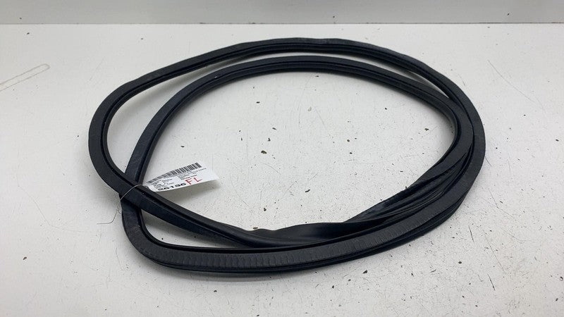 ⭕ 2017-2023 BMW 540i Front Driver Side Door Body Weatherstrip Rubber S