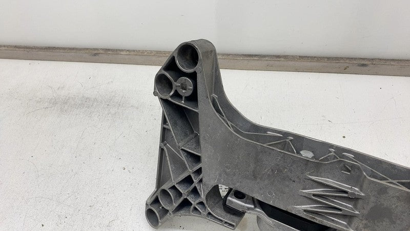 22329485335 2018-2020 BMW 530e G30 Gearbox Crossmember Transmission Mount Bracket Support