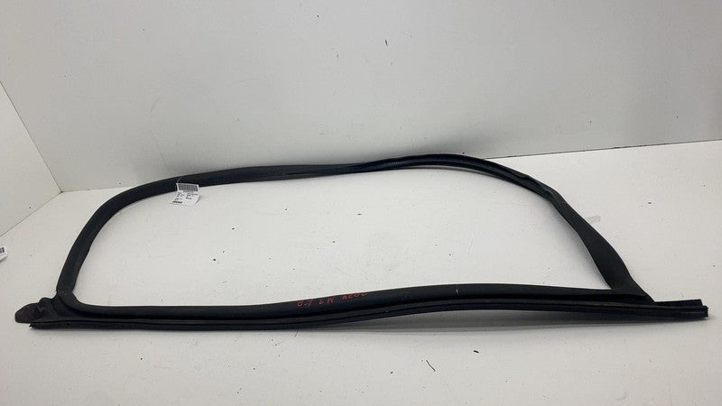 191098400E ⭕ 24-25 Model 3 Front Right Primary Body Weatherstrip Rubber Seal 1910984-00-E