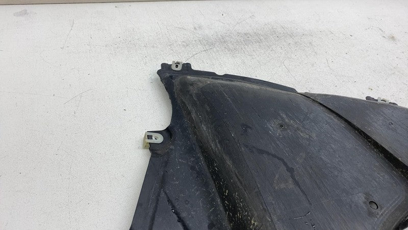 8060031 2017-2022 BMW 530e G30 Front Driver Side M Sport Mud Splash Guard Shield Left LH