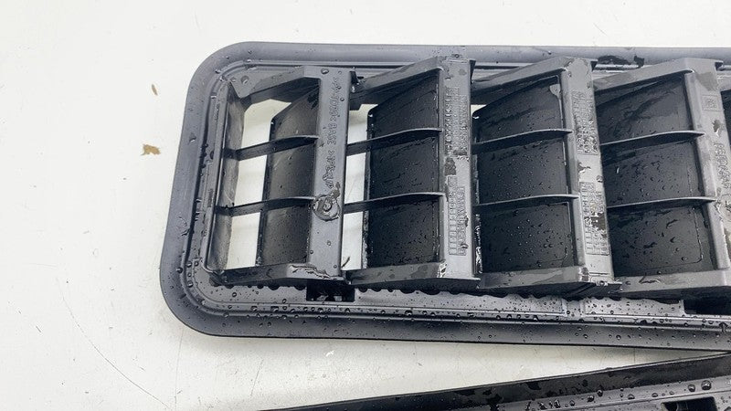 18106265 ⭕ 19-25 Chevrolet Silverado 1500 Rear Left & Right Quarter Vent Grille 18106265