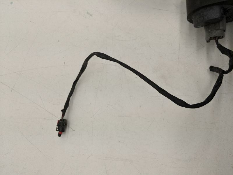 1037328-00-F 2016-2020 Tesla Model X MX Cooling System Auxiliary Coolant Water Pump Assembly