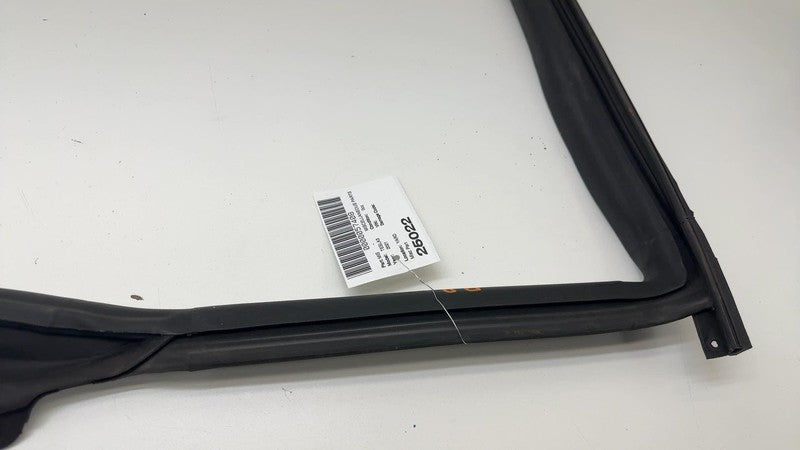 ⭕17-23 Tesla Model 3 Rear Right Door Body Weatherstrip Rubber Seal 109