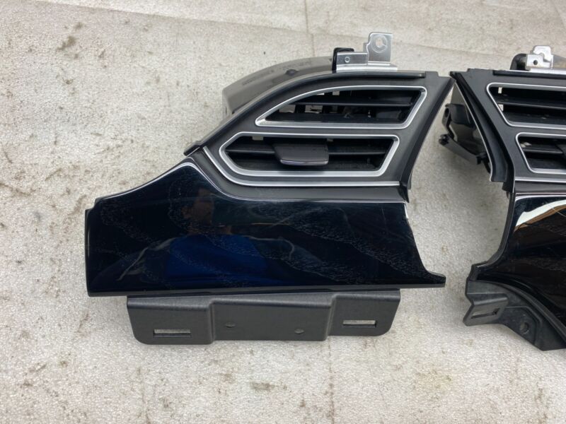 1007834 00 C 2016-2020 Tesla Model X SET of Dashboard Left + Right + Middle Air Vent Outlet