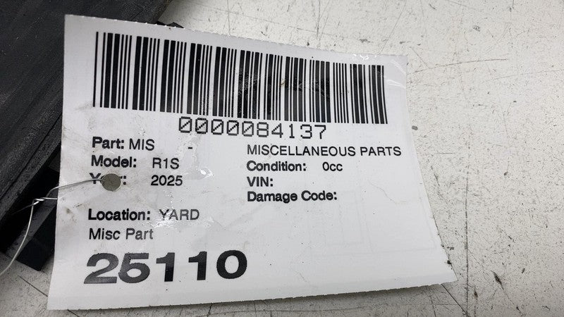 PT00742037A ⭕ 2025 Rivian R1S Rear Passenger Rocker Molding Cover Panel Right PT00742037-A