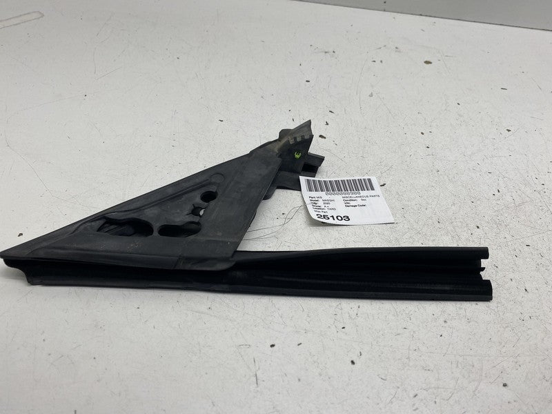 ⭕14-21 Maserati Ghibli Front Passenger Side Door Window Mirror Rubber