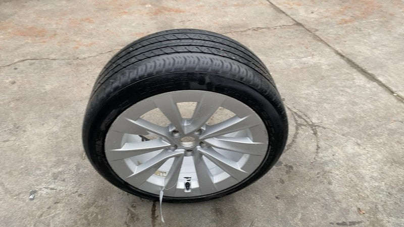 ⭕ 20-23 Model 3 Wheel Rim 19x8.5+40MM w/ Continental Tire 235/40R19 10