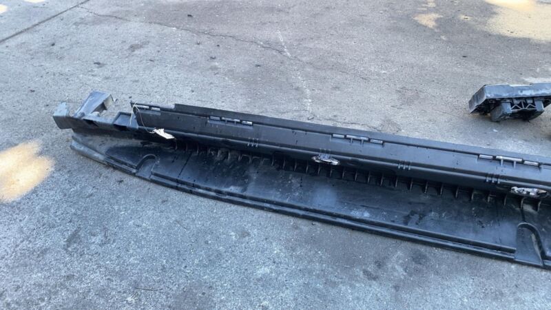 1666900110 ⭕ 16-19 Mercedes-Benz GLE350 Left Side Step Running Board Nerf Bar LH A166690011