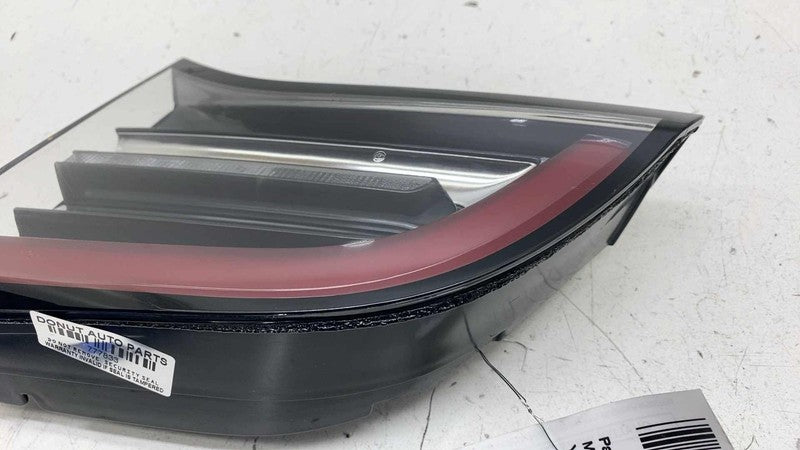 1077402-00-E ⭕ 2017-2023 Model 3 Rear Right Inner Taillight LED Tail Lamp 3-Pin 1077402-00-E