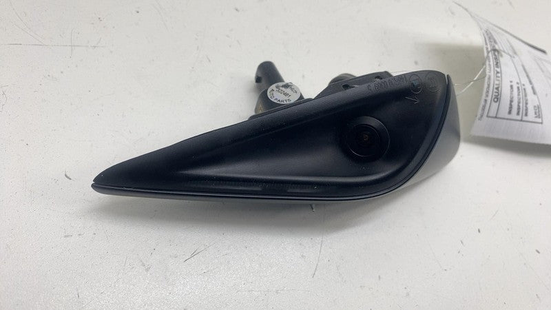 182073400D ⭕ 24-25 Model 3 Y Front Left Repeater Turn Signal Fender Camera HW4 1820734-00-D