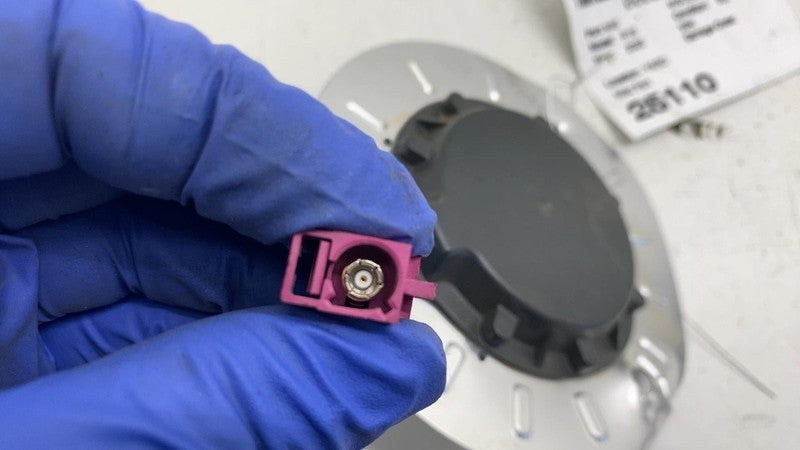 ⭕ 2025 Rivian R1S Rear Tailgate GNSS Antenna Control Module Unit PT006