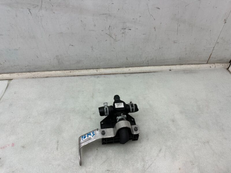 600737000B 2012-2020 Tesla Model S Coolant Pump Cooling Valve Actuator 4-Way 6007370-00-B