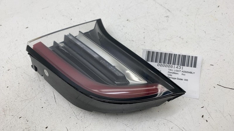 1077402 ⭕ 2017-2023 Model 3 Rear Right Inner Taillight LED Tail Lamp (3-Pin) RH 1077402