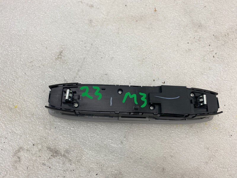 109257300M ⭕ 17-23 Model 3 Front Overhead Console Dome Reading Map Light Lamp 1092573-00-M