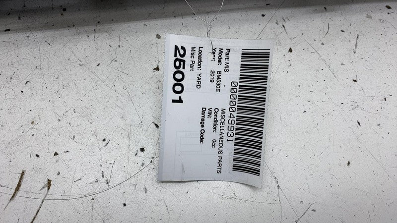 2019 BMW 530e G30 2.0L Rear Center Bumper Lower Support Bracket