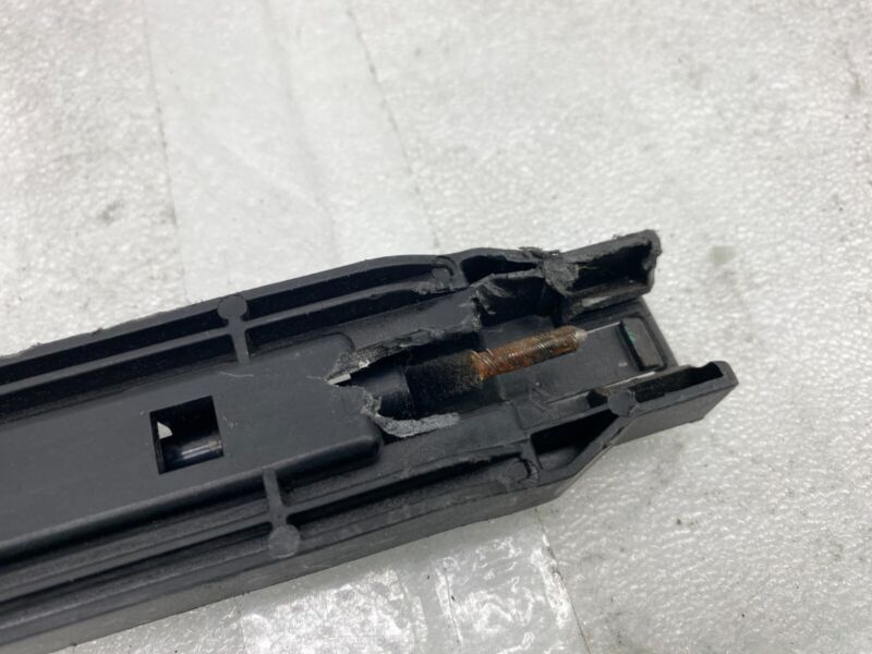 1119853 00 B 20-22 Model Y Front Left or Right 1st Row Seat Track Adjuster Motor 1119853-00-B