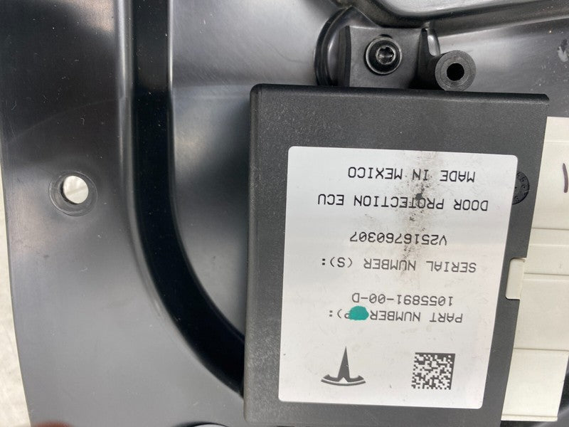 1046759 00 D ⭕16-20 Model X Rear Left Door Inner Closeout Panel & Control Module 1046472-99-A