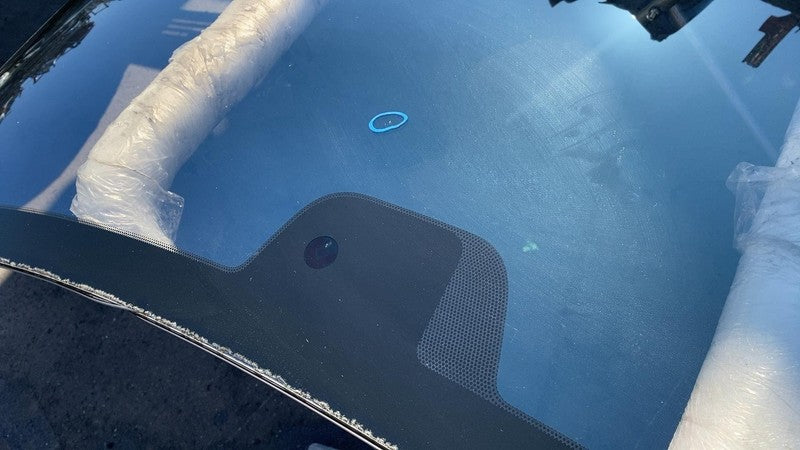 1021634-00-A 2012-2015 Tesla Model S MS Front Windshield Heated Wiper Area (No Auto Pilot)