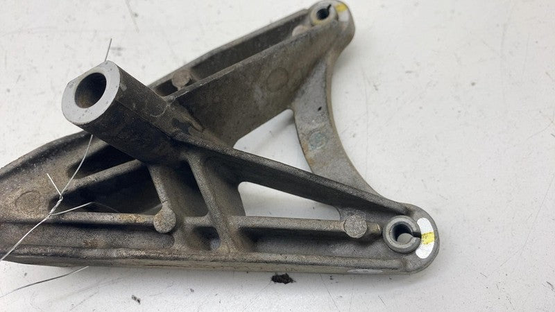 04627047AA ⭕ 2012-2017 Jeep Wrangler Engine Alternator Generator Mount Bracket 04627047AA