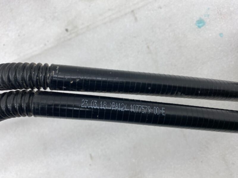 1077579 00 E 2017-2023 Tesla Model 3 Battery Hose to Chiller Cooling Tube Pipe Line Assembly