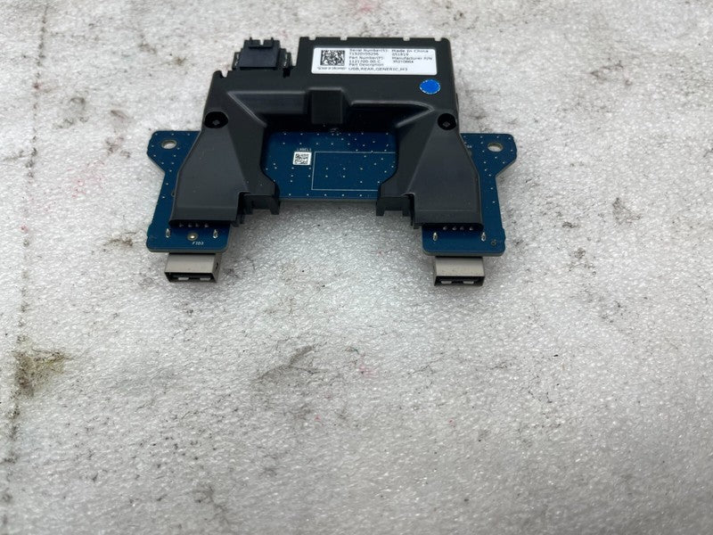 1121700 00 C ⭕ 2017-2023 Tesla Model 3 Rear USB Connector Module Unit Assembly 1121700-00-C