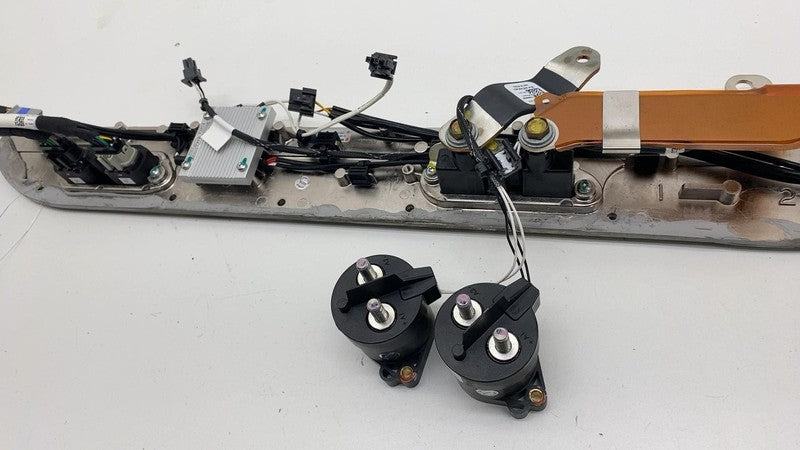 104811300A 2012-2015 Tesla Model S High Voltage Battery Rapid Mate Ancillary Plate Module