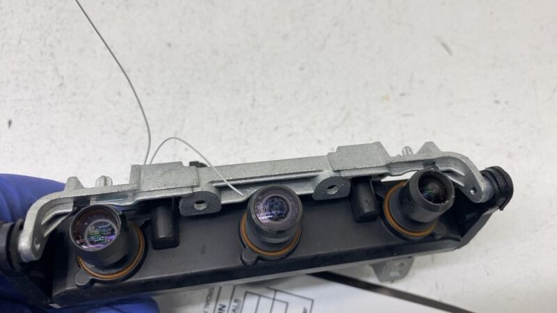 114374500D 2017-2023 Tesla Model 3 Front Windshield Forward Facing Adjustable Triple Camera